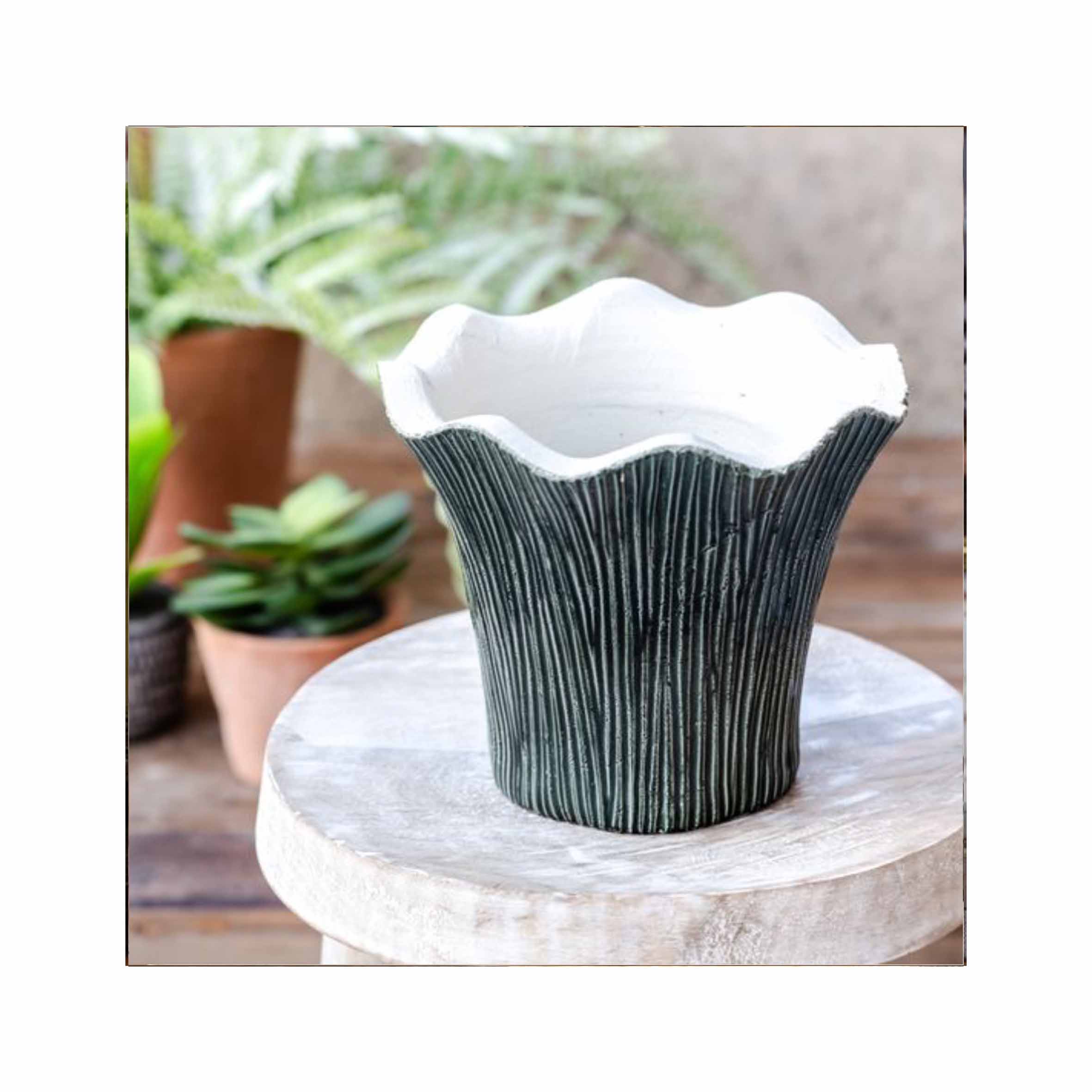 MACETA ESTRIAS VERDE CERAMICA